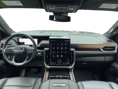 Used 2025 GMC Yukon Denali image 27