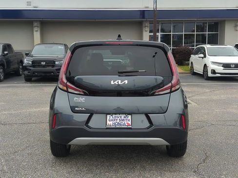 Used 2024 Kia Soul LX w/ Option Group 015 FWD image 5
