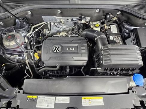 Used 2022 Volkswagen Atlas Cross Sport SE FWD image 12