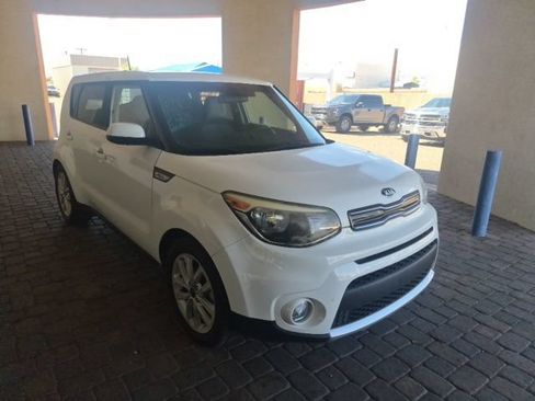 Used 2018 Kia Soul + FWD image 4