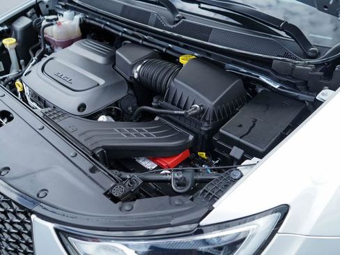 Used 2024 Chrysler Pacifica Limited image 37