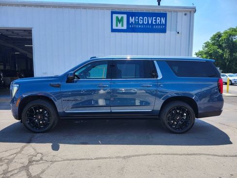 Used 2026 GMC Yukon XL Denali w/ Sun & Power Step Package AWD/4WD image 2