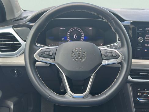 Used 2025 Volkswagen Taos SE AWD/4WD image 10