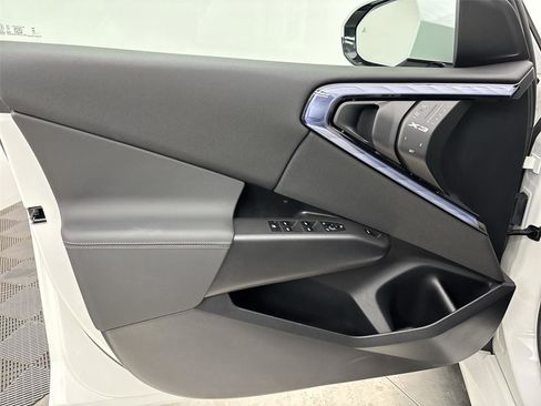 Used 2025 BMW X3 xDrive30i w/ Premium Package image 26