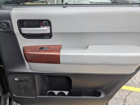 Used 2013 Toyota Sequoia Platinum image 25