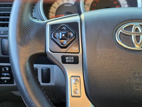 Used 2015 Toyota Tacoma PreRunner w/ SR5 Package RWD image 23