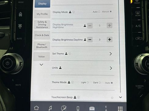 Used 2025 RAM 1500 Laramie image 32