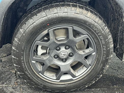 Used 2025 Honda Pilot TrailSport image 10