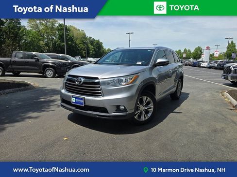 Used 2015 Toyota Highlander XLE AWD/4WD image 1