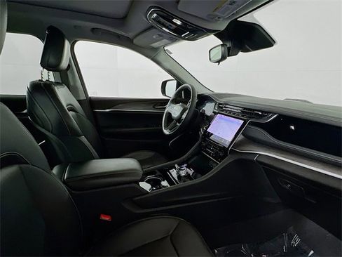 Used 2022 Jeep Grand Cherokee Limited 4xe image 25