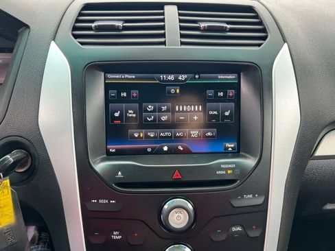 Used 2015 Ford Explorer XLT w/ Equipment Group 202A image 34