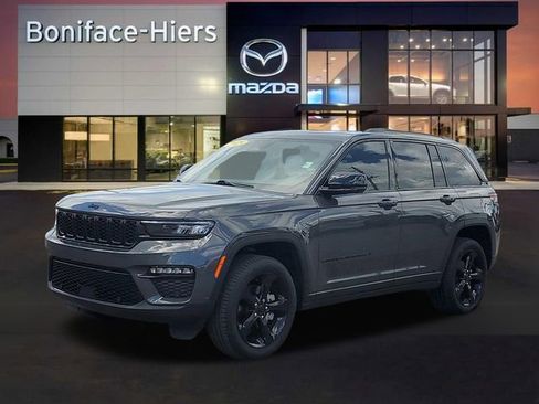 Used 2025 Jeep Grand Cherokee Limited w/ Luxury Tech Group II image 2