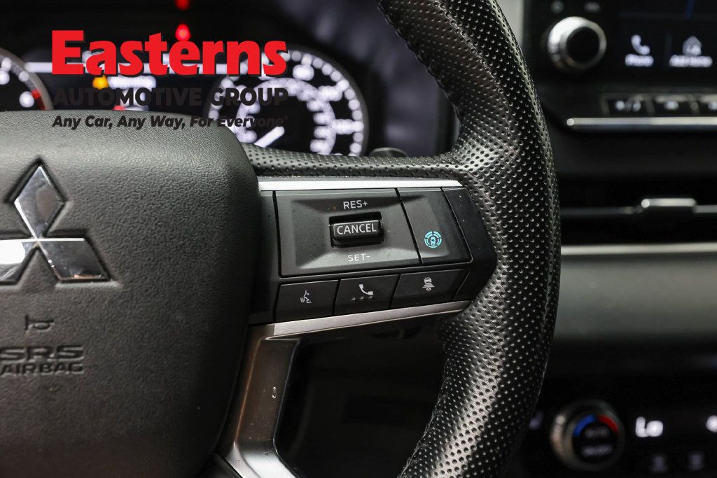 Used 2024 Mitsubishi Outlander SE AWD/4WD image 16