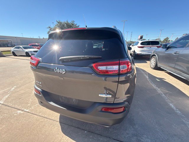 Used 2015 Jeep Cherokee Latitude AWD/4WD image 7
