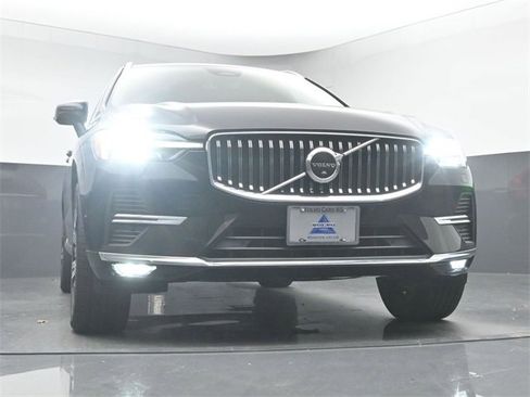 Used 2022 Volvo XC60 B5 Inscription w/ Advanced Package image 38