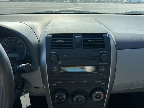 Used 2009 Toyota Corolla Sedan 4D image 12