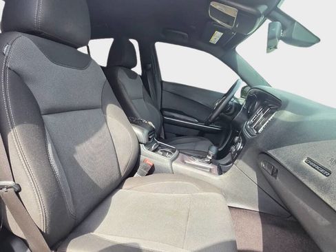 Used 2017 Dodge Charger SE w/ Popular Equipment Group image 11