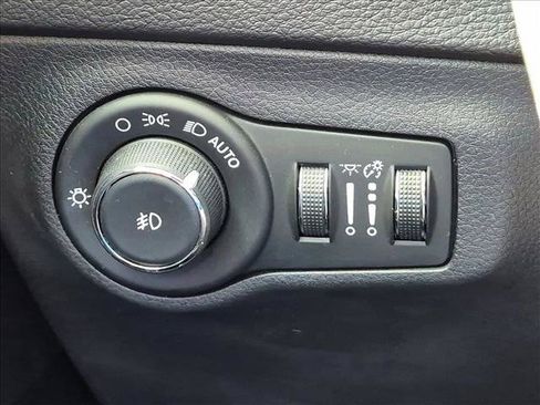 Used 2018 Jeep Compass Limited AWD/4WD image 13