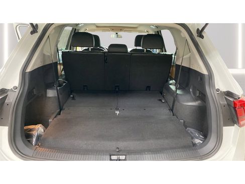 Used 2019 Volkswagen Tiguan SE w/ Panoramic Sunroof Package image 16