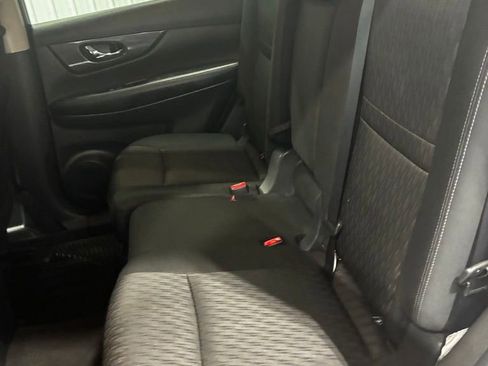 Used 2019 Nissan Rogue SV AWD/4WD image 28