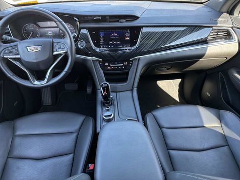 Certified 2025 Cadillac XT6 Premium Luxury image 16