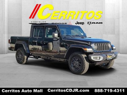 New 2026 Jeep Gladiator Sport