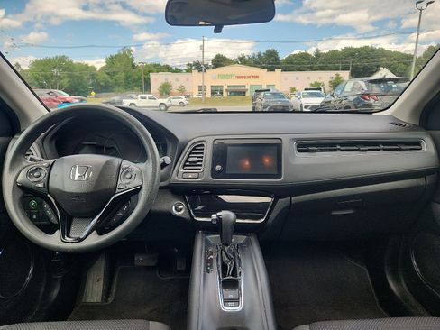 Used 2019 Honda HR-V EX image 9