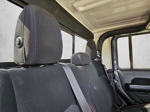 Used 2021 Jeep Gladiator Mojave w/ Trailer Tow Package AWD/4WD image 17