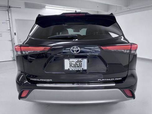 Used 2020 Toyota Highlander Platinum AWD/4WD image 5
