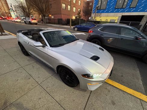 Used 2018 Ford Mustang Premium w/ Equipment Group 201A image 12