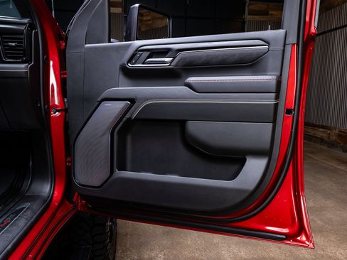 Used 2025 GMC Sierra 2500 AT4X AWD/4WD image 38