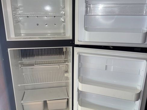 Used 2017 Ford E-450 and Econoline 450 Super Duty w/ Motorhome Prep Package image 31