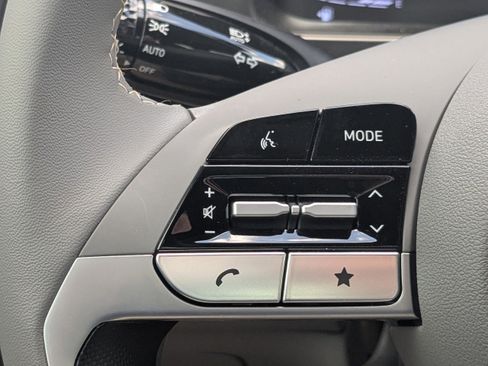 New 2026 Hyundai Elantra SEL Sport FWD image 29