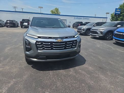 New 2026 Chevrolet Equinox LT FWD image 2