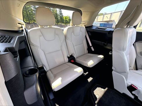 Used 2024 Volvo XC90 T8 Ultimate w/ Protection Package Premier AWD/4WD image 31