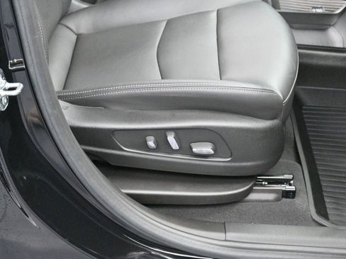 Used 2024 Cadillac XT6 Premium Luxury w/ LPO, Floor Liner Package AWD/4WD image 34