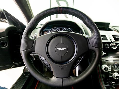 Used 2010 Aston Martin DBS Coupe RWD image 40