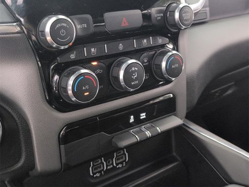 Used 2024 RAM 1500 Laramie image 23