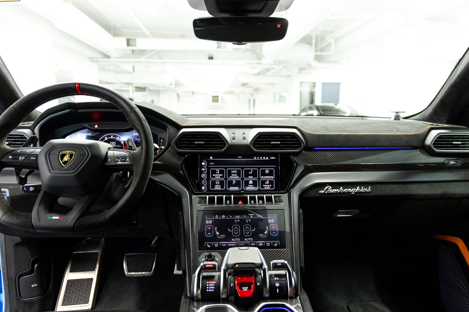 Used 2024 Lamborghini Urus Performante AWD/4WD image 39