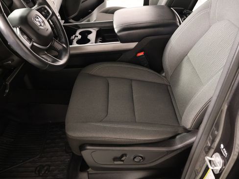 Used 2022 RAM 1500 Big Horn AWD/4WD image 12