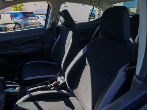 Used 2025 Nissan Versa S w/ Trunk Package image 18