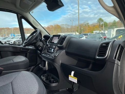 New 2026 RAM ProMaster 2500 w/ Quick Order Package 22G SLT image 23