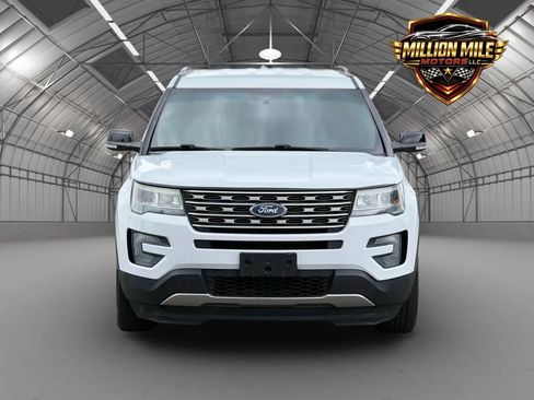Used 2016 Ford Explorer XLT AWD/4WD image 5