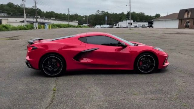 Used 2021 Chevrolet Corvette Stingray Coupe w/ Z51 Performance Package RWD image 9