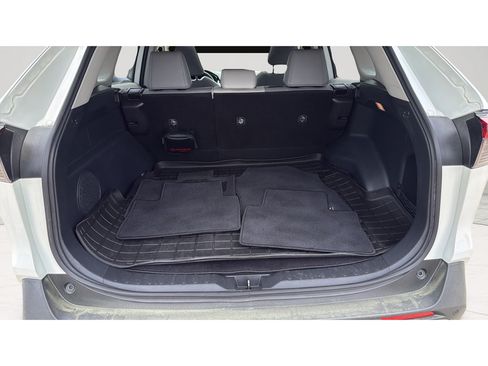 Used 2020 Toyota RAV4 Limited AWD/4WD image 21