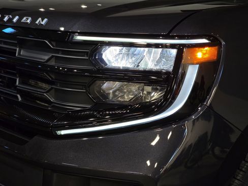 New 2026 Ford Expedition Active image 16