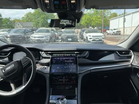 Used 2023 Jeep Grand Cherokee 30th Anniversary image 28