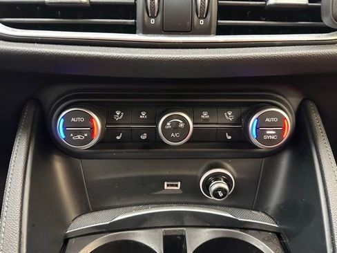 Used 2022 Alfa Romeo Stelvio Veloce image 16