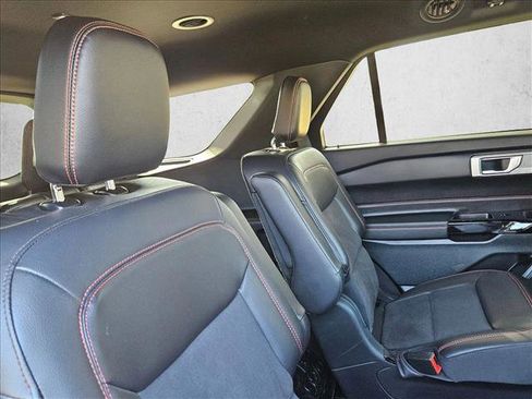 Used 2024 Ford Explorer ST-Line w/ Class IV Trailer Tow Package image 22