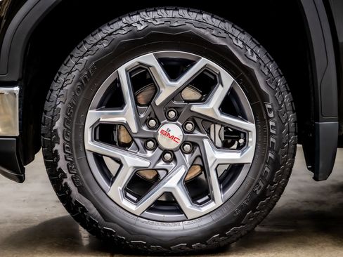 Used 2023 GMC Sierra 1500 SLT w/ SLT Premium Plus Package AWD/4WD image 37